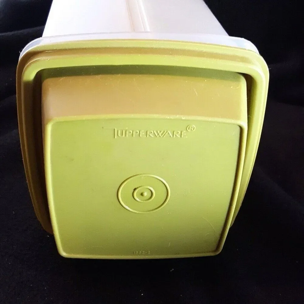 Tupperware vintage pick